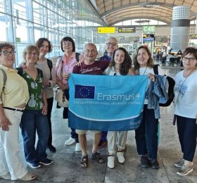 Alumnado de los cursos de yoga de la universidad popular de Caudete participa en Erasmus+