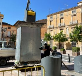 Los contenedores soterrados de Caudete, una solución que plantea cada vez más problemas